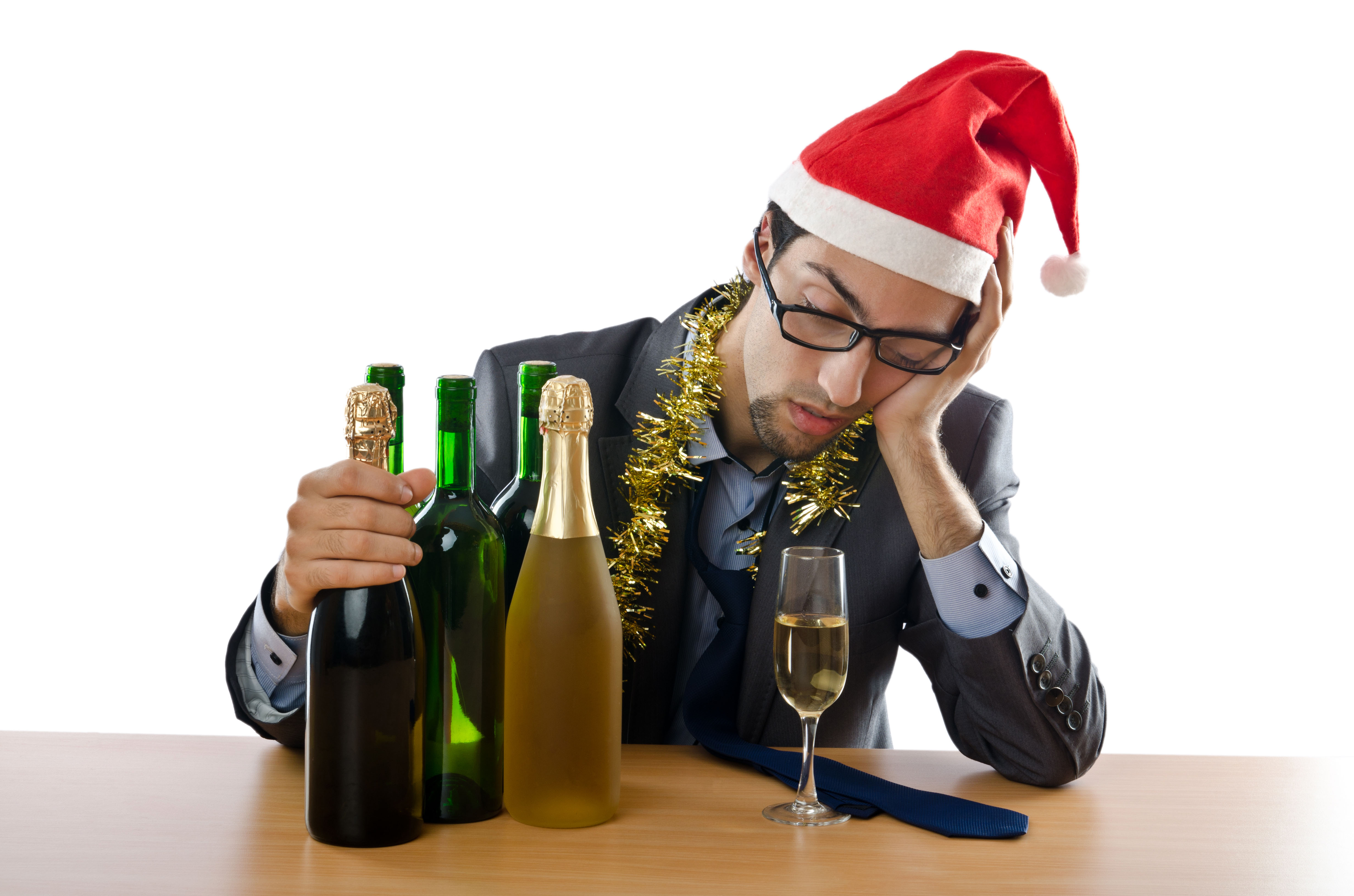 Человек после праздников. Новогодняя пьянка. Новый год алкоголь. Новогоднее застолье. Веселый корпоратив.