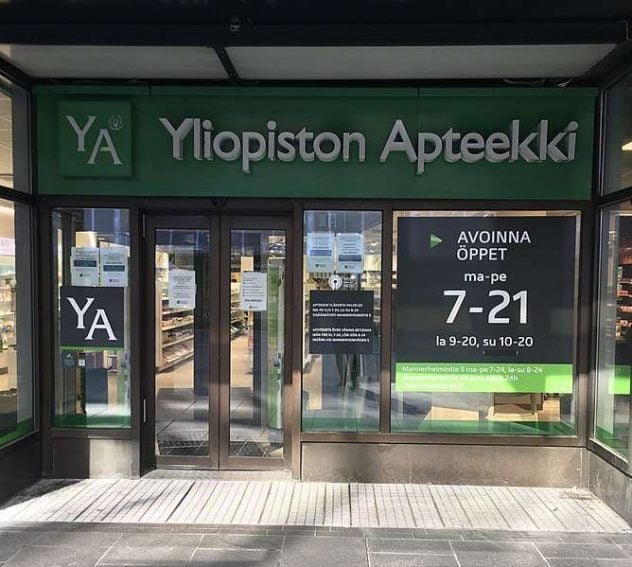 668px-Yliopiston_apteekki_entrance